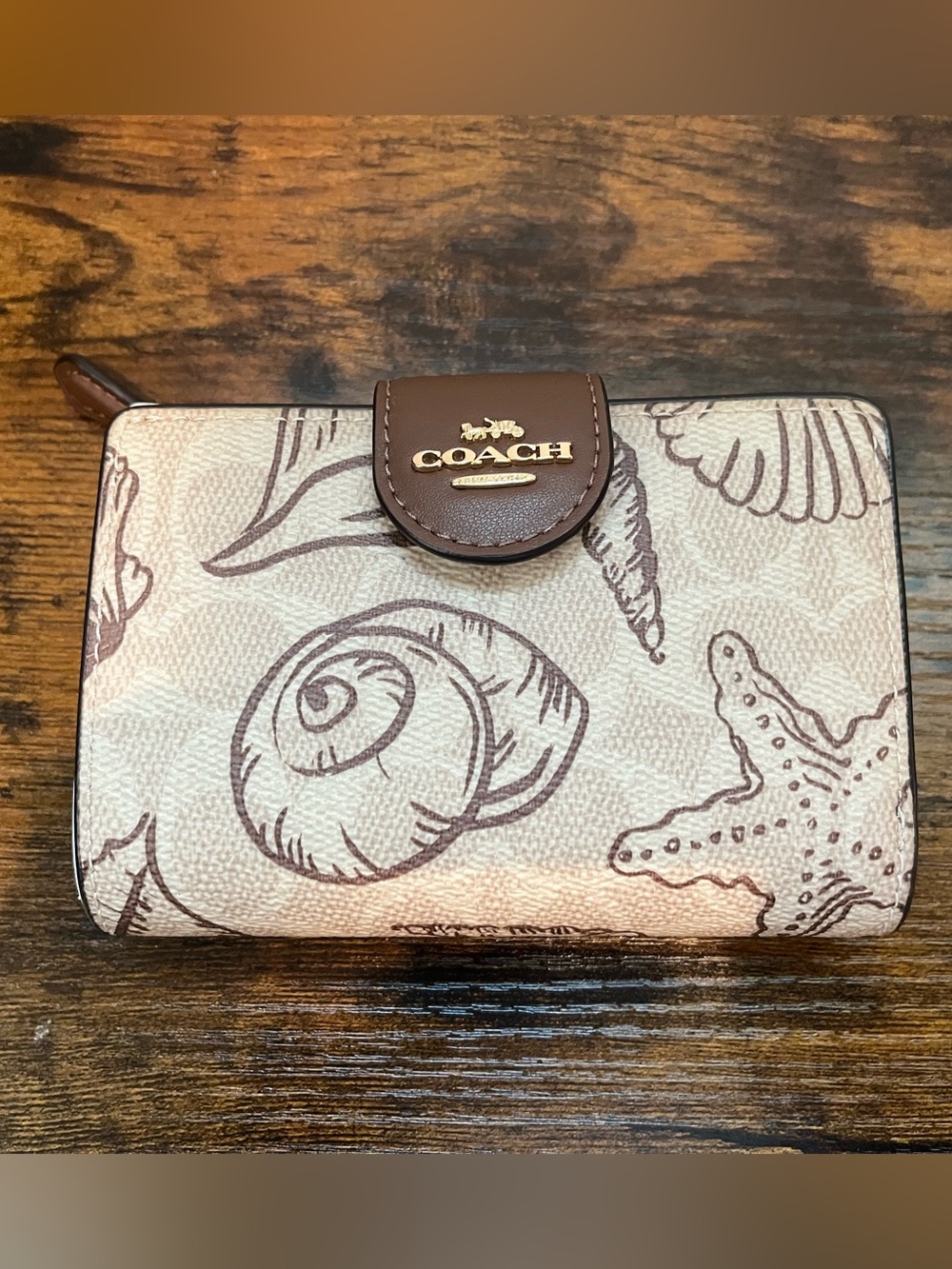 Coach Medium Corner Zip Wallet In Signature Canvas With Shell Print NWT’s